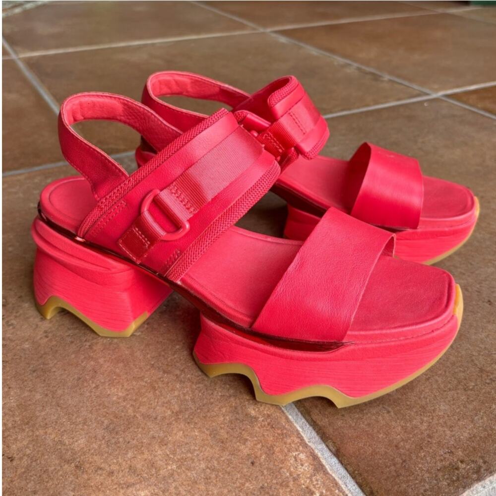 Sorel Kinetic Impact Slingback Chunky Platform Sandals in Red Glo Rare size 8.5